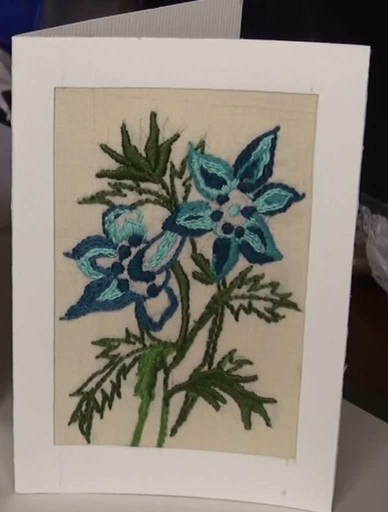 Broderie bouquet bleu 1